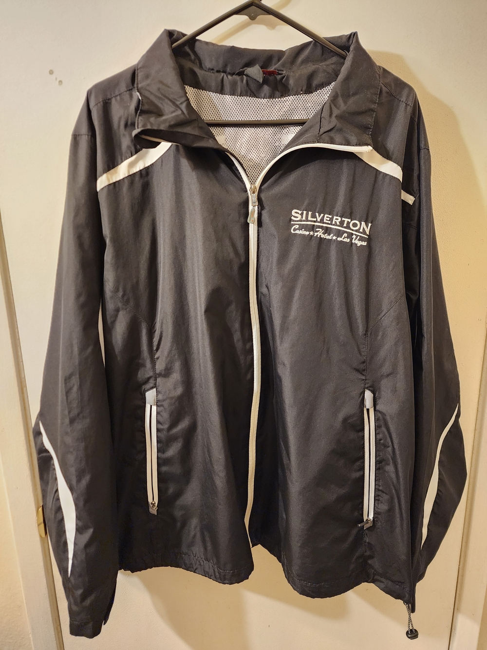 Silverton Casino Las Vegas Men's Black Sport Windbreaker Jacket with White Trim